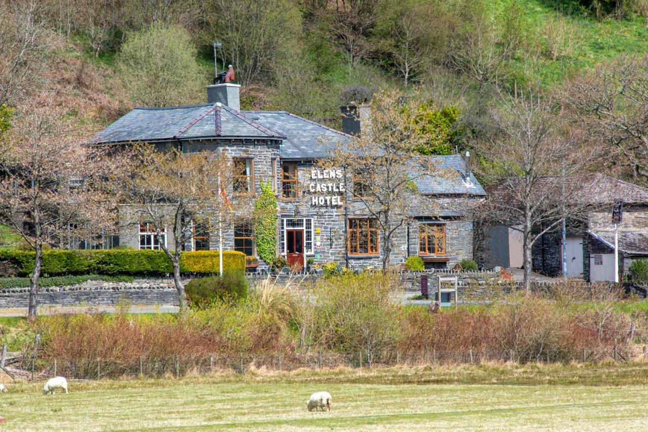 Elen'S Castle Hotel Dolwyddelan Exterior photo