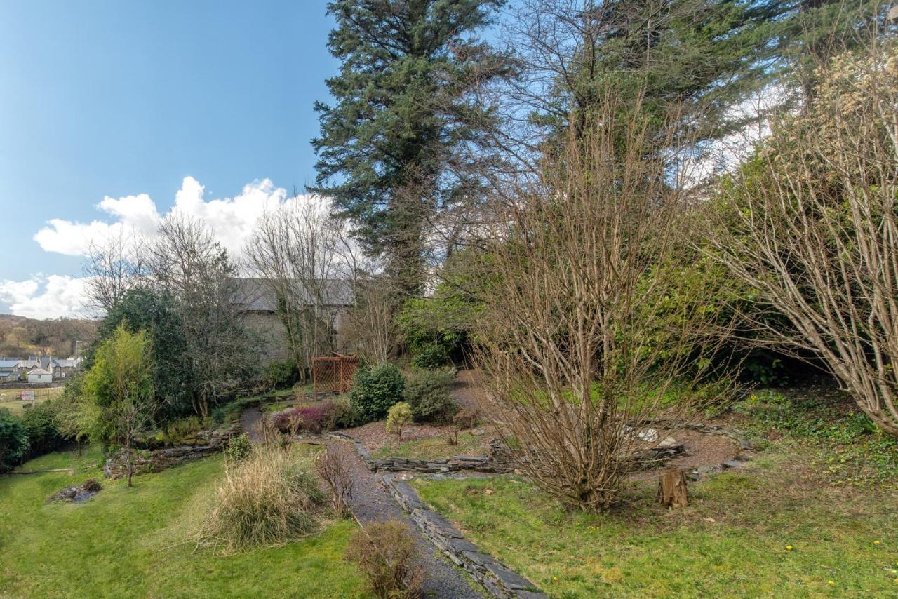 Elen'S Castle Hotel Dolwyddelan Exterior photo